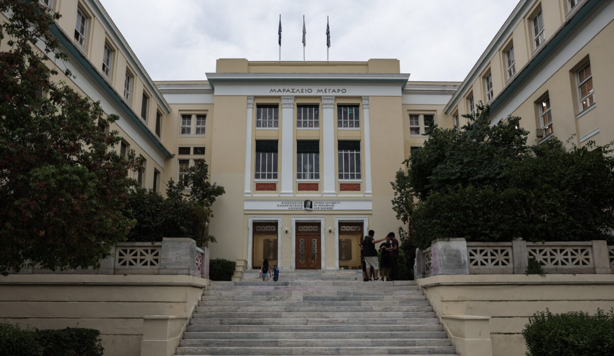 ΣΥΓΚΕΝΤΡΩΣΕΙΣ ΦΟΙΤΗΤΩΝ ΣΤΙΣ ΠΥΛΕΣ ΕΙΣΟΔΟΥ ΠΑΝΕΠΙΣΤΗΜΙΑΚΩΝ ΙΔΡΥΜΑΤΩΝ ΓΙΑ ΝΑ ΕΜΠΟΔΙΣΟΥΝ ΤΗΝ ΕΙΣΟΔΟ ΤΗΣ ΠΑΝΕΠΙΣΤΗΜΙΑΚΗΣ ΑΣΤΥΝΟΜΙΑΣ(ΒΑΣΙΛΗΣ ΡΕΜΠΑΠΗΣ/EUROKINISSI)