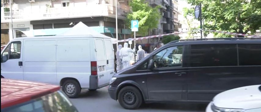 Νεκρή η γυναίκα από την έκρηξη στο κέντρο της Θεσσαλονίκης – Εξετάζεται από την ΕΛΑΣ η εμπλοκή της ίδιας με τον εκρηκτικό μηχανισμό