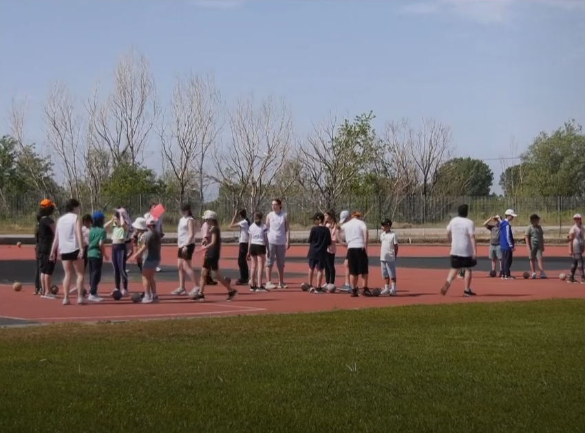 “Παίζοντας μαζί και χτίζοντας φιλίες”: Δράσεις κατανόησης και συνεργασίας μεταξύ μαθητών που δεν γνωρίζουν σύνορα