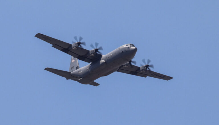 Διέλευση μεταγωγικών αεροσκαφών της US Air Force και της Πολεμικής Αεροπορίας σήμερα  πάνω από την Αττική
