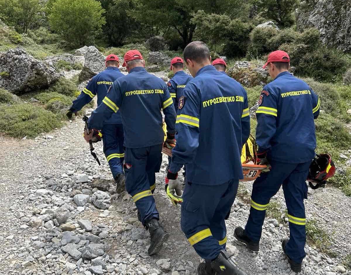 Στο Πανεπιστημιακό Νοσοκομείο Αλεξανδρούπολης νοσηλεύεται σοβαρά τραυματισμένη 20χρονη ύστερα από πτώση σε Βάθρες στη Σαμοθράκη