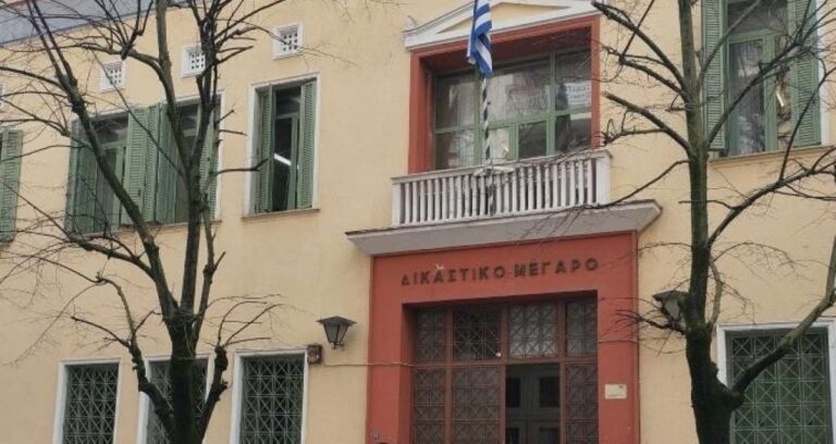 Δίκη για τον 11χρονο μαθητή στις Σέρρες: “Κάναμε το σταυρό μας κάθε μέρα μη χτυπήσει το παιδί μας… ήταν όλα χύμα”, λέει πατέρας παιδιού που τραυματίστηκε