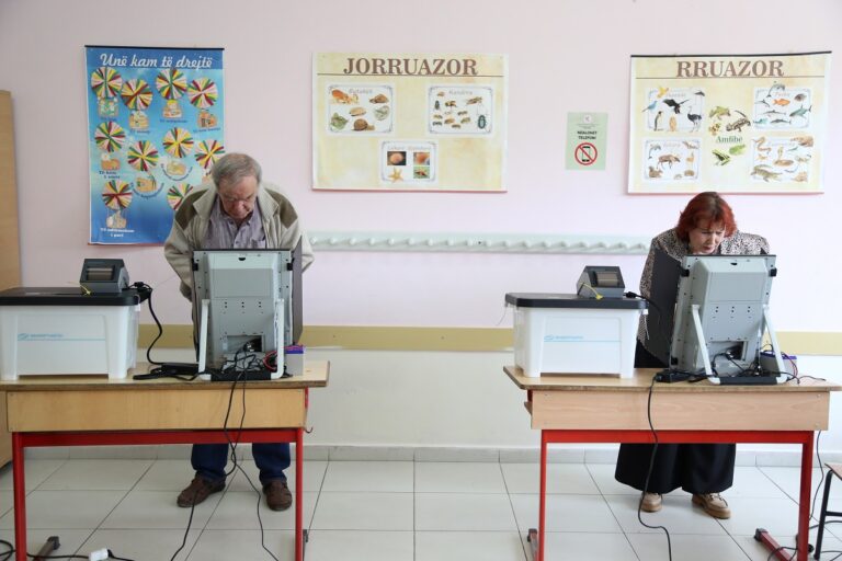Ά. Συρίγος στο Πρώτο για εκλογές στην Αλβανία: Τι σημαίνει η επανεκλογή Ράμα – Πώς φαίνεται να ασκήθηκαν πιέσεις με την επιστολική ψήφο (audio)