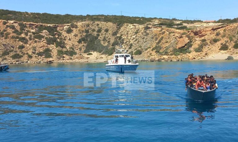 Τέσσερα σκάφη με 204 μετανάστες νότια της Γαύδου με διαφορά λίγων ωρών
