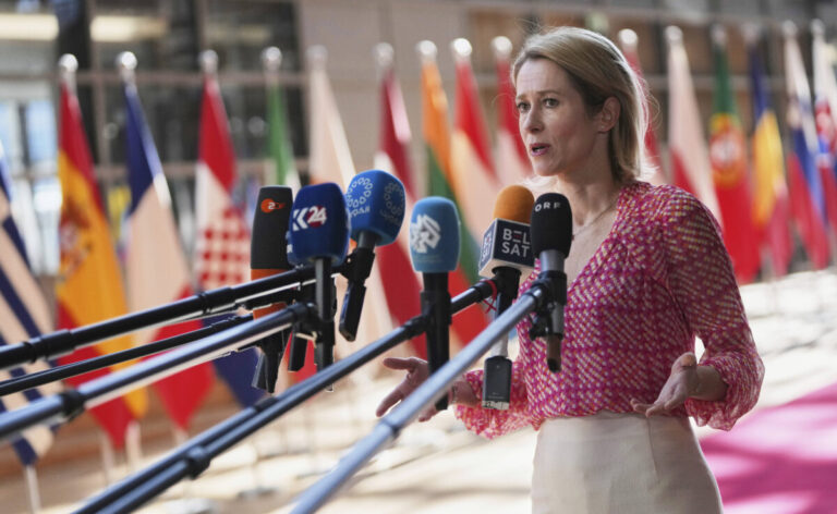 Κ. Κάλας: Η EE αναμένει μια «ισχυρή αντίδραση» από τις ΗΠΑ, εάν η Ρωσία συνεχίσει να αρνείται την εκεχειρία στην Ουκρανία
