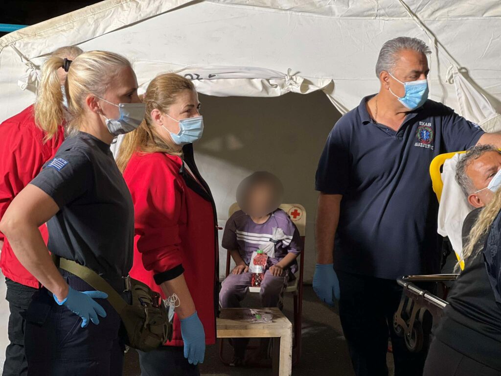 Καλαμάτα: Από τη Μαρμαρίδα της Τουρκίας ξεκίνησαν οι 81 διασωθέντες – Ένα μικρό κορίτσι στο νοσοκομείο