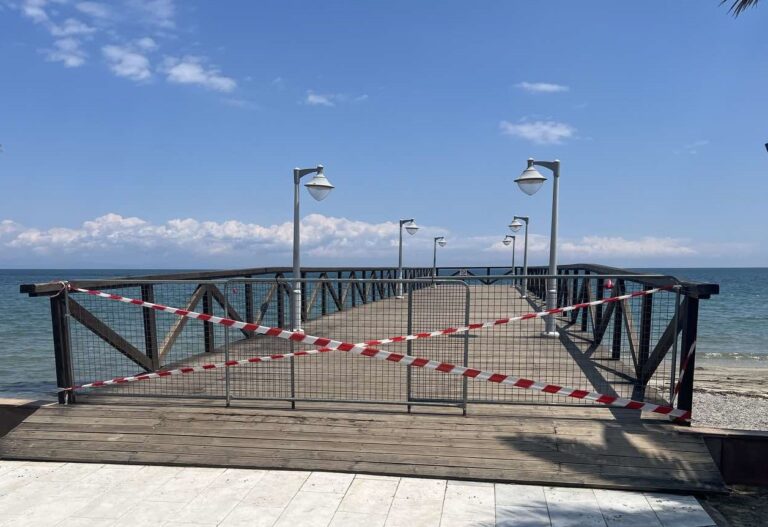 Κατερίνη: Κλείνει προσωρινά για λόγους ασφαλείας η προβλήτα της Παραλίας