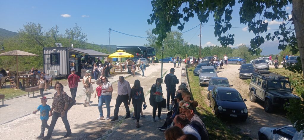Σέρρες: “Βούλιαξε” από κόσμο η Κερκίνη