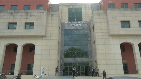 Πυροβολισμοί στην Ανάβυσσο: Δύο συλλήψεις – Δεν επέστρεψε στη φυλακή ο Αλκέτ Ριζάι