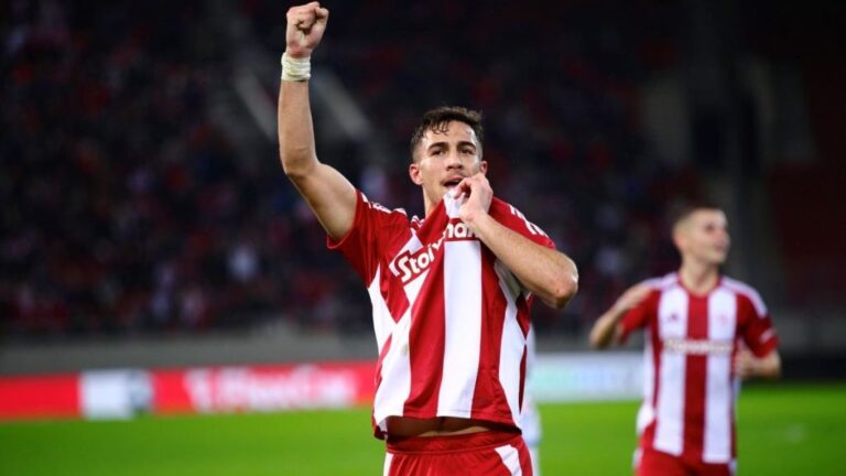 Το «Athletic» αποκαλύπτει τη μυθική πρόταση που θα… απορρίψει ο Ολυμπιακός για τον Κωστούλα