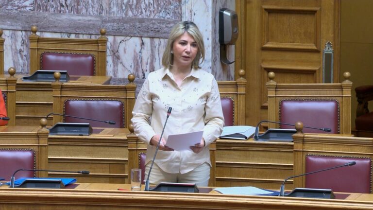 Η Ζ. Μακρή για την σιδηροδρομική διασύνδεση του λιμένος Βόλου με τον ΟΣΕ