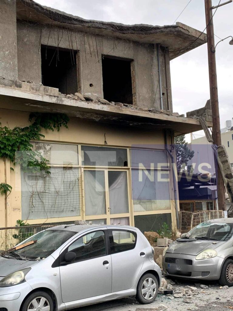 Ηράκλειο: Κατέρρευσε τμήμα ταράτσας στις Μεσαμπελιές – Από τύχη δεν υπήρξαν θύματα