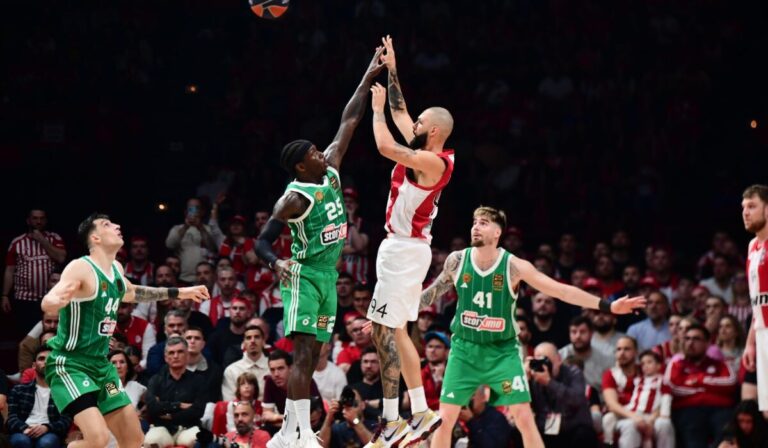 Final Four: Στα… πρασινο-κόκκινα το Άμπου Ντάμπι – Αντίστροφη μέτρηση για τις αναμετρήσεις Παναθηναϊκού και Ολυμπιακού, οι θρύλοι που θα βρίσκονται στις κερκίδες