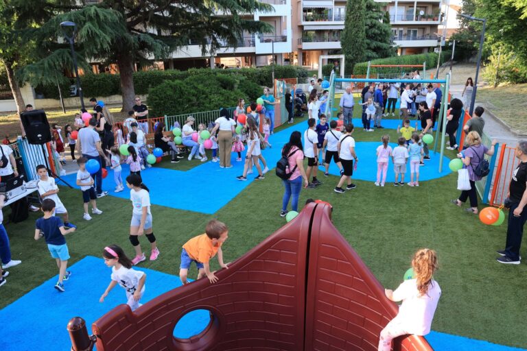 Δήμος Λαρισαίων: Παραδόθηκε η παιδική χαρά στη συνοικία του Ιπποκράτη