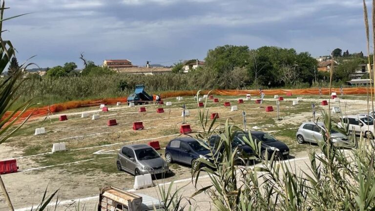 Κέρκυρα: Και επισήμως χώρος στάθμευσης το «Λυρικό»