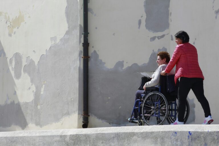 Eurostat: Τα άτομα με αναπηρία εκτός του εργατικού δυναμικού της χώρας