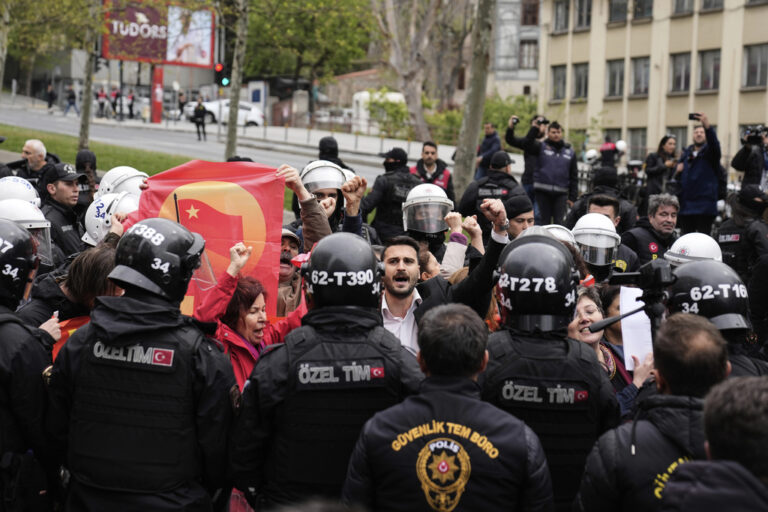Toυρκία: Επεισόδια στην πλατεία Ταξίμ στην Κωνσταντινούπολη – Δρακόντεια μέτρα και συλλήψεις διαδηλωτών από την αστυνομία