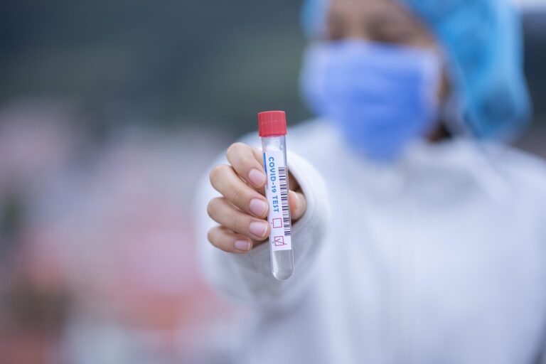 Covid-19: Τι αποκαλύπτει νέα γενετική μελέτη για την προέλευση του κορονοϊού