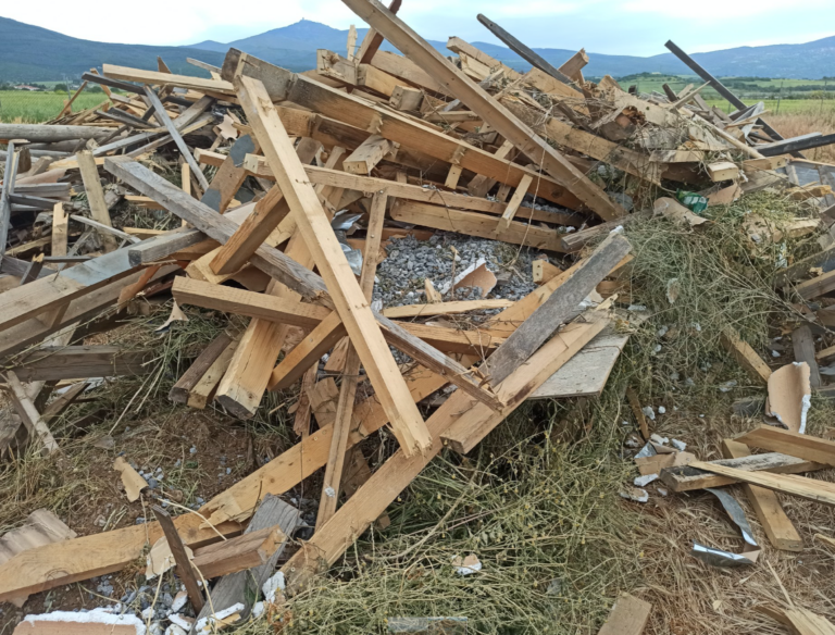 Θεσσαλονίκη: Χειροπέδες σε 64χρονο που μόλυνε με στερεά απόβλητα περιφραγμένο αγροτεμάχιο