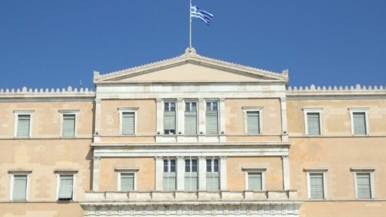 Βουλή: Νέα ποινική δικογραφία για τα Τέμπη ύστερα από μήνυση συγγενών