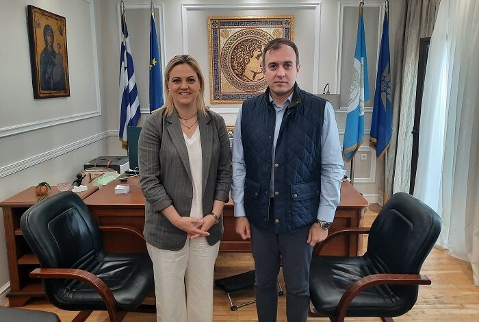 Σέρρες: Συνάντηση της Δημάρχου με τον Υφυπουργό Εξωτερικών για το θέμα της ποιότητας του νερού