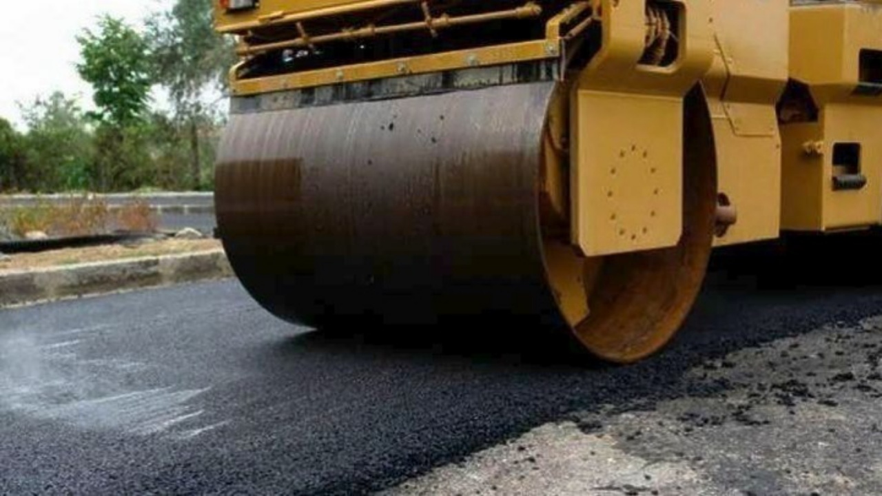 Θεσσαλονίκη: Εργασίες ασφαλτόστρωσης στη Βασιλέως Γεωργίου