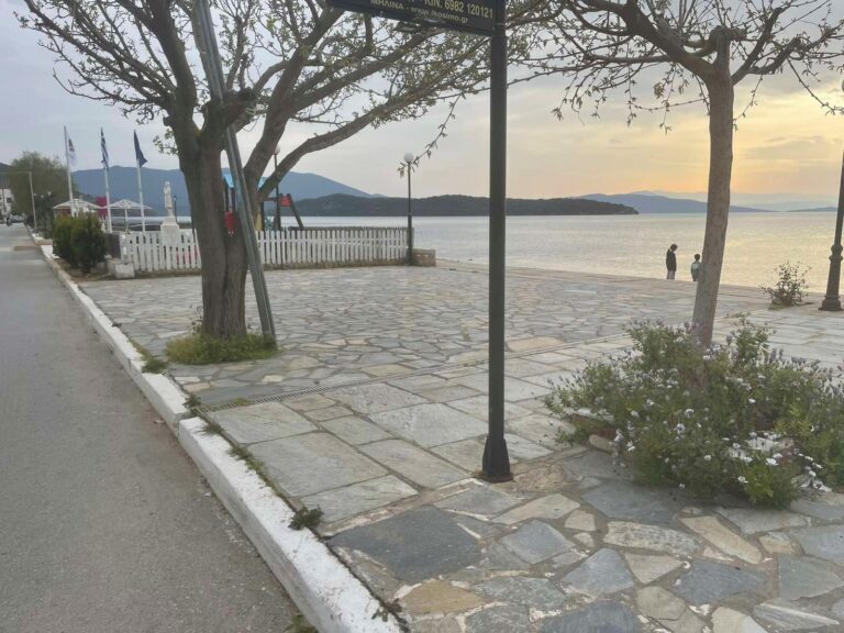 Μηλίνα: Κινητοποιήσεις επαγγελματιών για τις άδειες τραπεζοκαθισμάτων