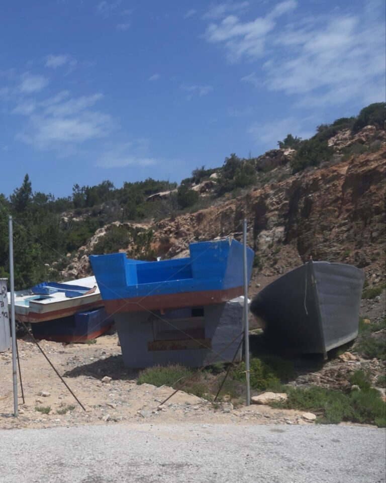 Στη Γαύδο κλιμάκιο για την καταγραφή των εγκαταλελειμμένων σκαφών που μεταφέρουν μετανάστες