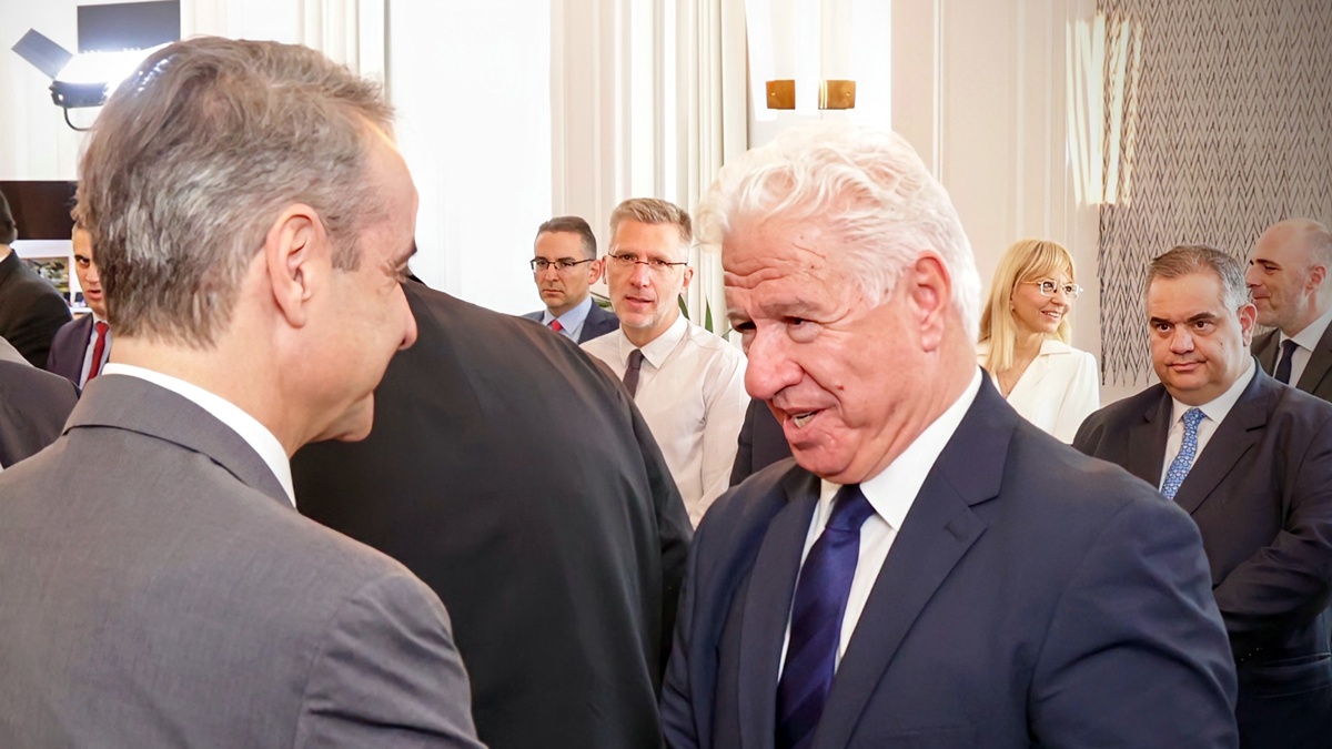 Κέρκυρα: Ύδρευση και οδικό δίκτυο στα νησιά του Ιονίου, τα θέματα που έθεσε στον Πρωθυπουργό ο Γ. Τρεπεκλής