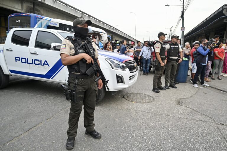 Μαίνεται το κύμα βίας στον Ισημερινό: Οκτώ νεκροί σε επιθέσεις ενόπλων στη Γουαγιακίλ