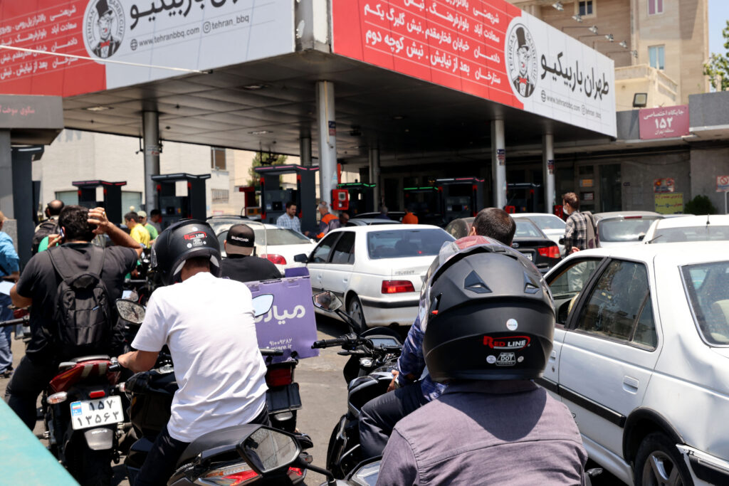 Ιρανοί εγκαταλείπουν την Τεχεράνη ενώ ο Νετανιάχου υπόσχεται περαιτέρω κλιμάκωση