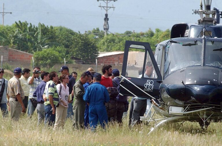 Κολομβία: Απελευθερώθηκαν 57 στρατιωτικοί που κρατούνταν όμηροι σε περιοχή ελεγχόμενη από αντάρτες