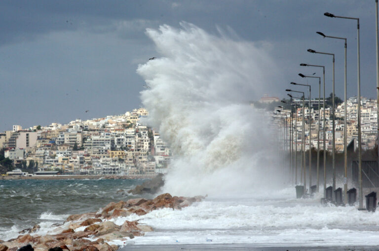 Θυελλώδεις άνεμοι σήμερα – 8-9 μποφόρ σε όλη τη χώρα, αισθητή πτώση θα σημειώσει η θερμοκρασία