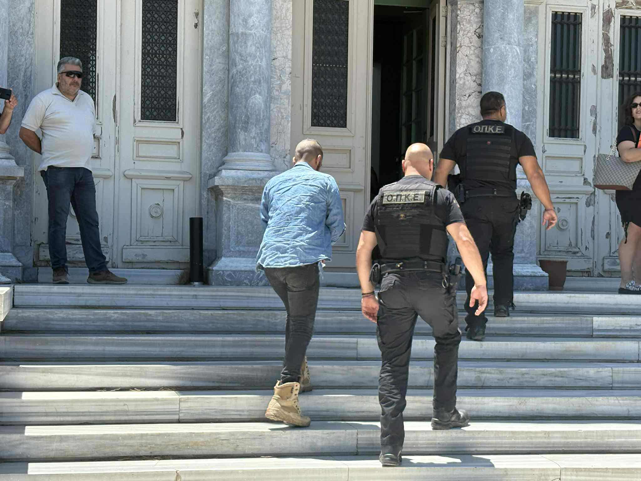 Λέσβος: Προθεσμία για να απολογηθεί την Πέμπτη πήρε ο 32χρονος για το αιματηρό επεισόδιο σε πανηγύρι – Διώκεται για απόπειρα ανθρωποκτονίας