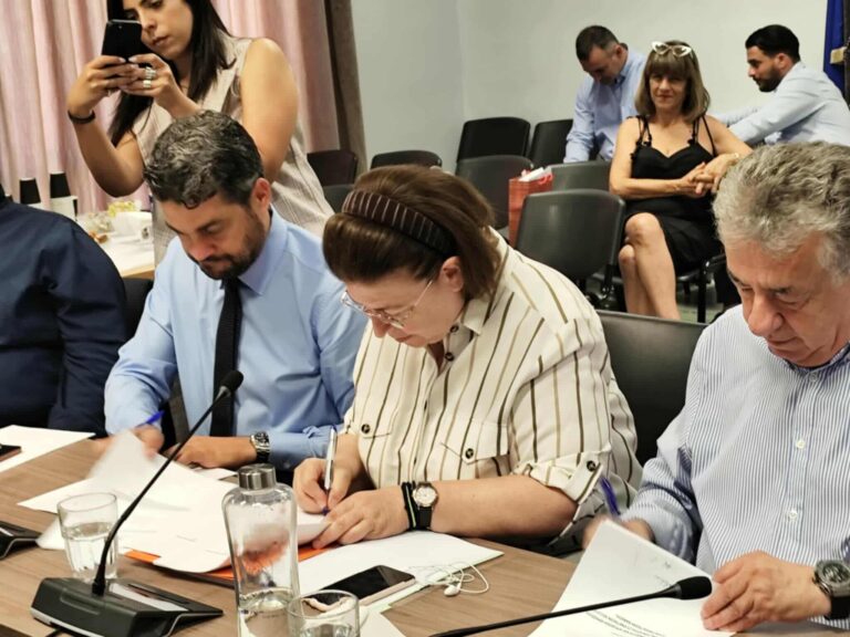 Χανιά: Υπεγράφη από την Υπουργό Πολιτισμού η σύμβαση για την ανακατασκευή και ανάδειξη των Νεωρίων