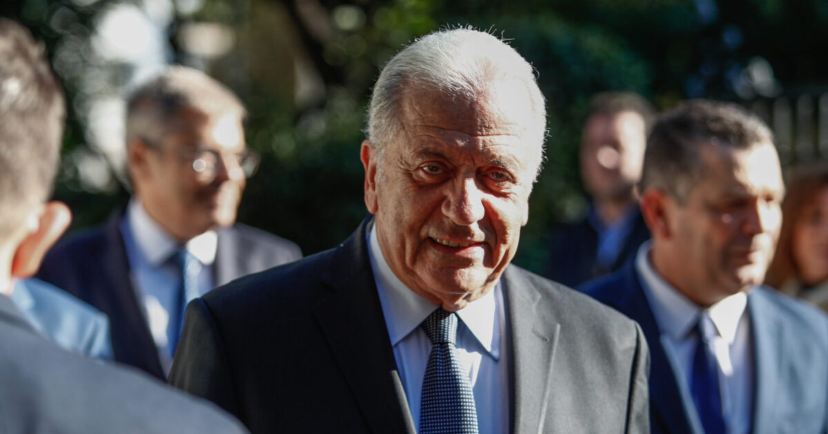 Αβραμόπουλος για Novartis: «Βρόμικη και σκοτεινή υπόθεση – Συρφετός που ενορχήστρωσε το θέατρο»