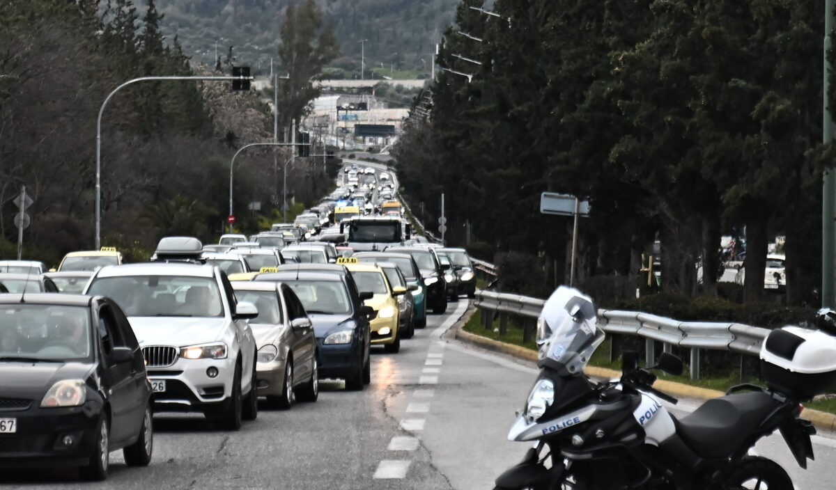 [376205] ΤΡΟΧΑΙΟ ΔΥΣΤΥΧΗΜΑ ΣΤΗ Λ. ΚΑΤΕΧΑΚΗ ΜΕ 2 ΝΕΚΡΟΥΣ ΚΑΙ 4 ΤΡΑΥΜΑΤΙΕΣ (ΚΩΣΤΑΣ ΤΖΟΥΜΑΣ / EUROKINISSI)