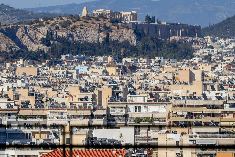 ΑΑΔΕ: Μειώνεται στο 5% η παρακράτηση για τη μεταβίβαση ακινήτου με χρέη