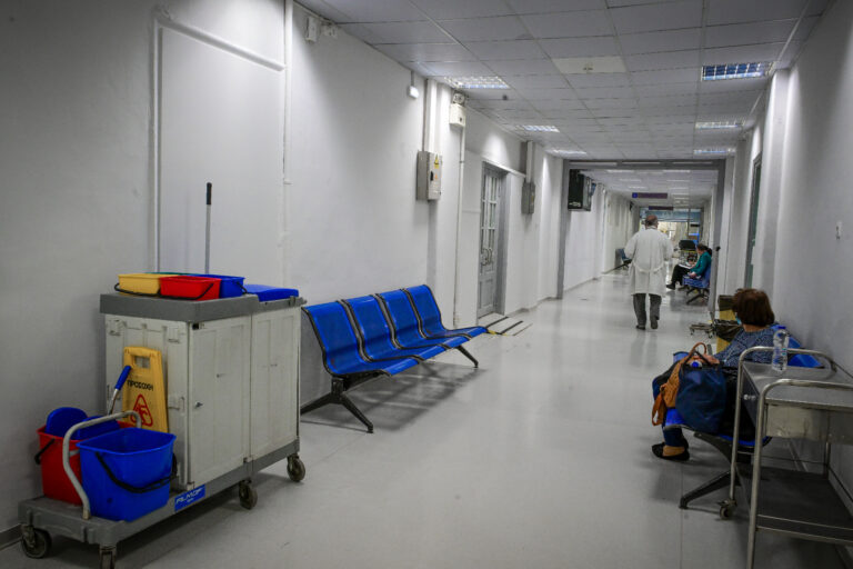 Πρ. Νοσηλευτών Ελλάδος στο ΕΡΤNews: Ο νοσηλευτής έπρεπε να κάνει τη μετάγγιση, όχι ο βοηθός – Δεν τηρήθηκαν τα πρωτόκολλα