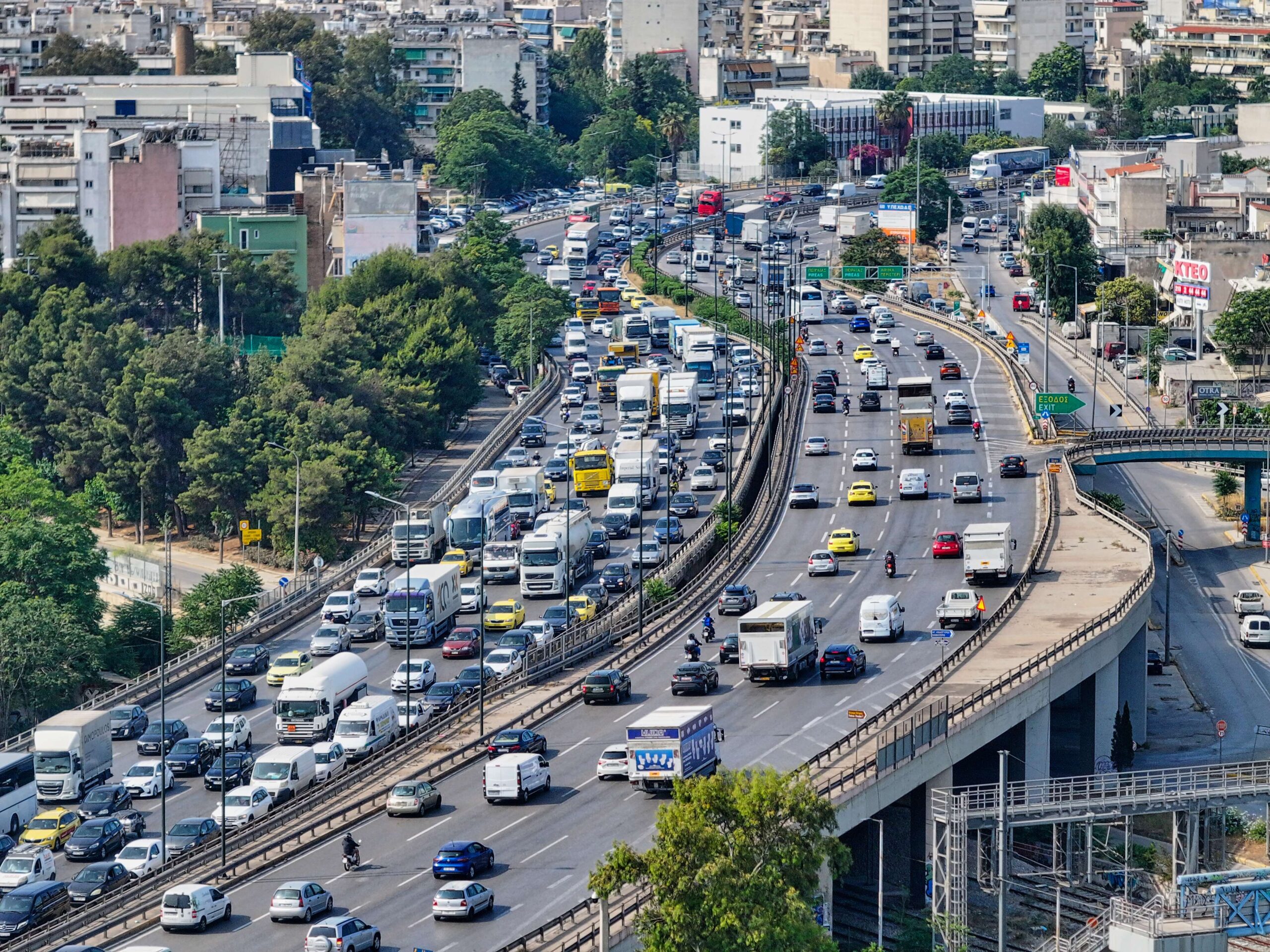 Βουλή: Υπερψηφίστηκε με ευρύτατη πλειοψηφία ο Νέος Κώδικας Οδικής Κυκλοφορίας – Τι περιλαμβάνει