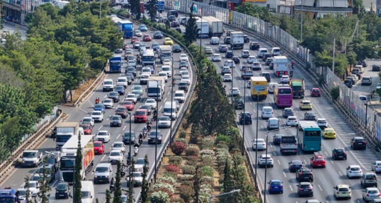 Έξοδος για το τριήμερο του Αγίου Πνεύματος – Πάνω από 155.000 οχήματα πέρασαν τα διόδια