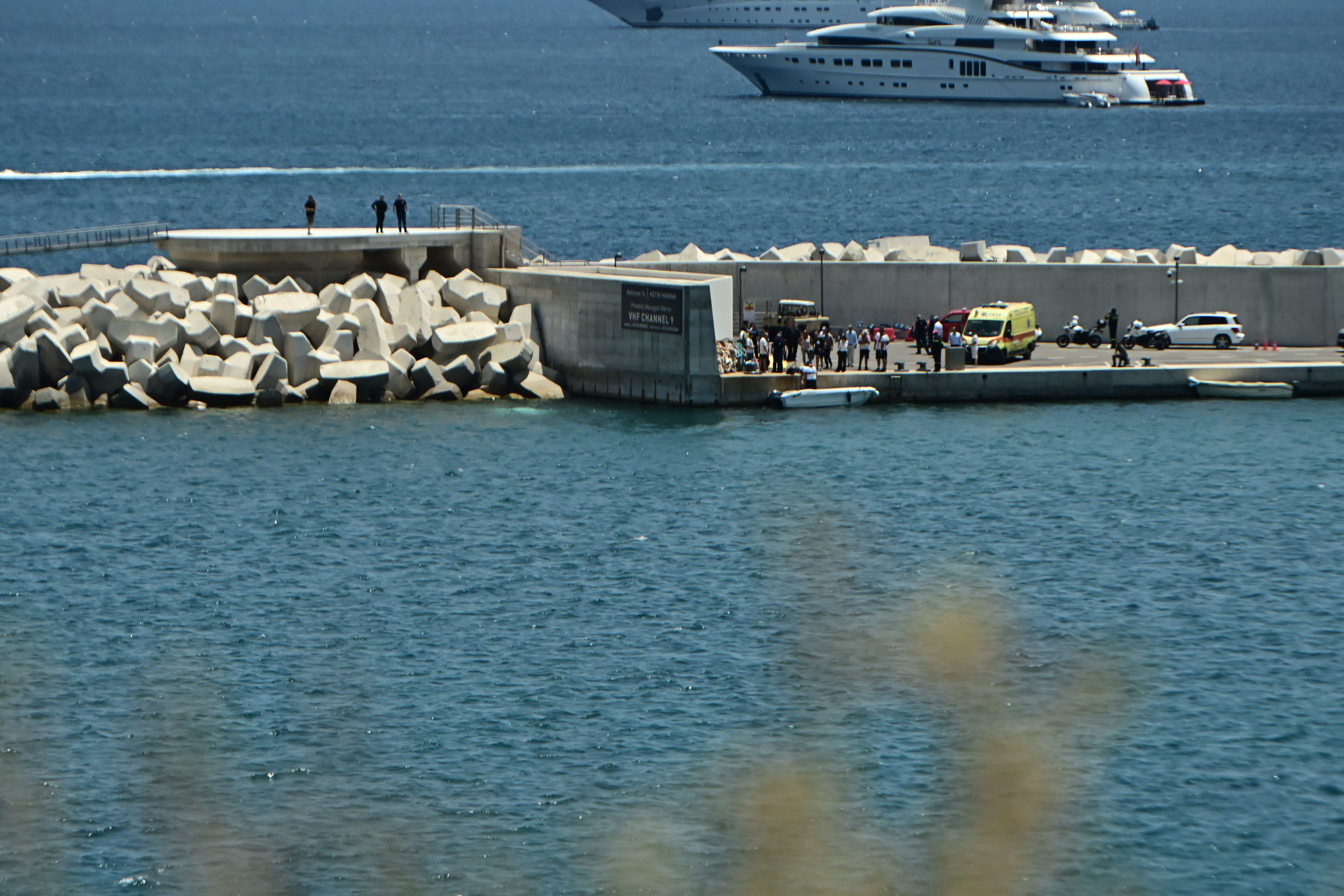 [378570] ΠΤΩΣΗ ΕΛΙΚΟΠΤΕΡΟΥ ΣΤΗΝ ΜΑΡΙΝΑ ΒΟΥΛΙΑΓΜΕΝΗΣ    (ΚΩΣΤΑΣ ΤΖΟΥΜΑΣ/EUROKINISSI)