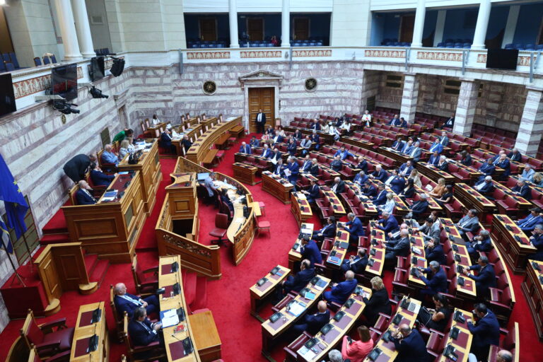 Βουλή – Τέμπη: Άρχισε η συζήτηση επί των προτάσεων για σύσταση προκαταρκτικής επιτροπής