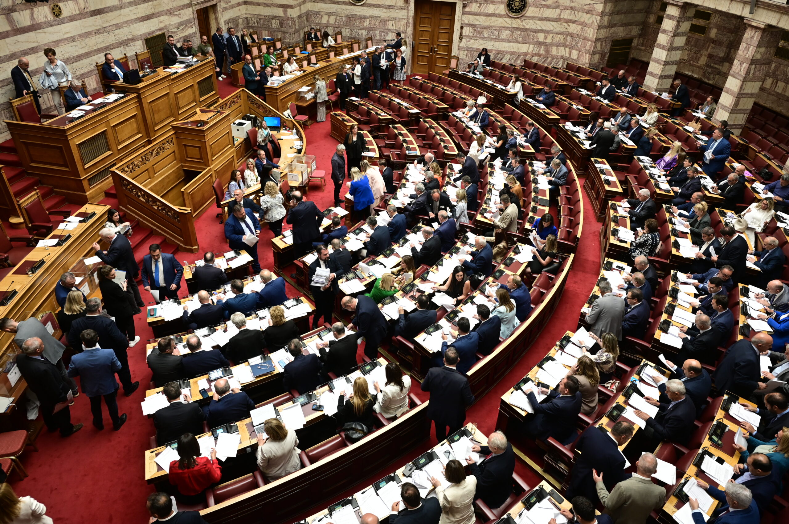 ΨΗΦΟΦΟΡΙΑ ΣΤΗΝ ΟΛΟΜΕΛΕΙΑ ΤΗΣ ΒΟΥΛΗΣ ΓΙΑ ΣΥΣΤΑΣΗ ΠΡΟΑΝΑΚΡΙΤΙΚΗΣ ΕΠΙΤΡΟΠΗΣ ΓΙΑ ΤΟ ΣΙΔΗΡΟΔΡΟΜΙΚΟ ΔΥΣΤΥΧΗΜΑ ΤΩΝ ΤΕΜΠΩΝ (ΜΙΧΑΛΗΣ ΚΑΡΑΓΙΑΝΝΗΣ/EUROKINISSI)
