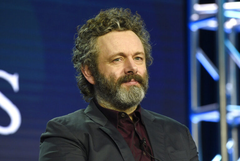 Ο Michael Sheen κάνει τον δικό του αγώνα για τους αστέγους με το πρώτο του παραμύθι «A Home for Spark the Dragon»