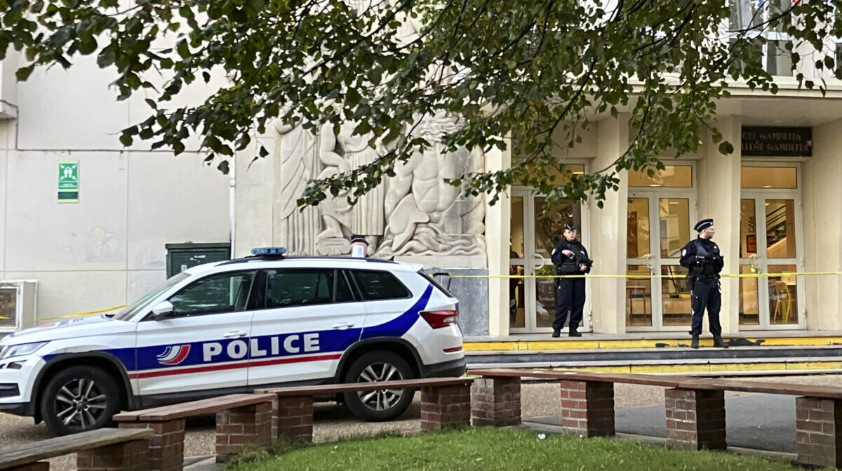 Παρίσι: Μαθητής μαχαίρωσε επιστάτρια Γυμνασίου
