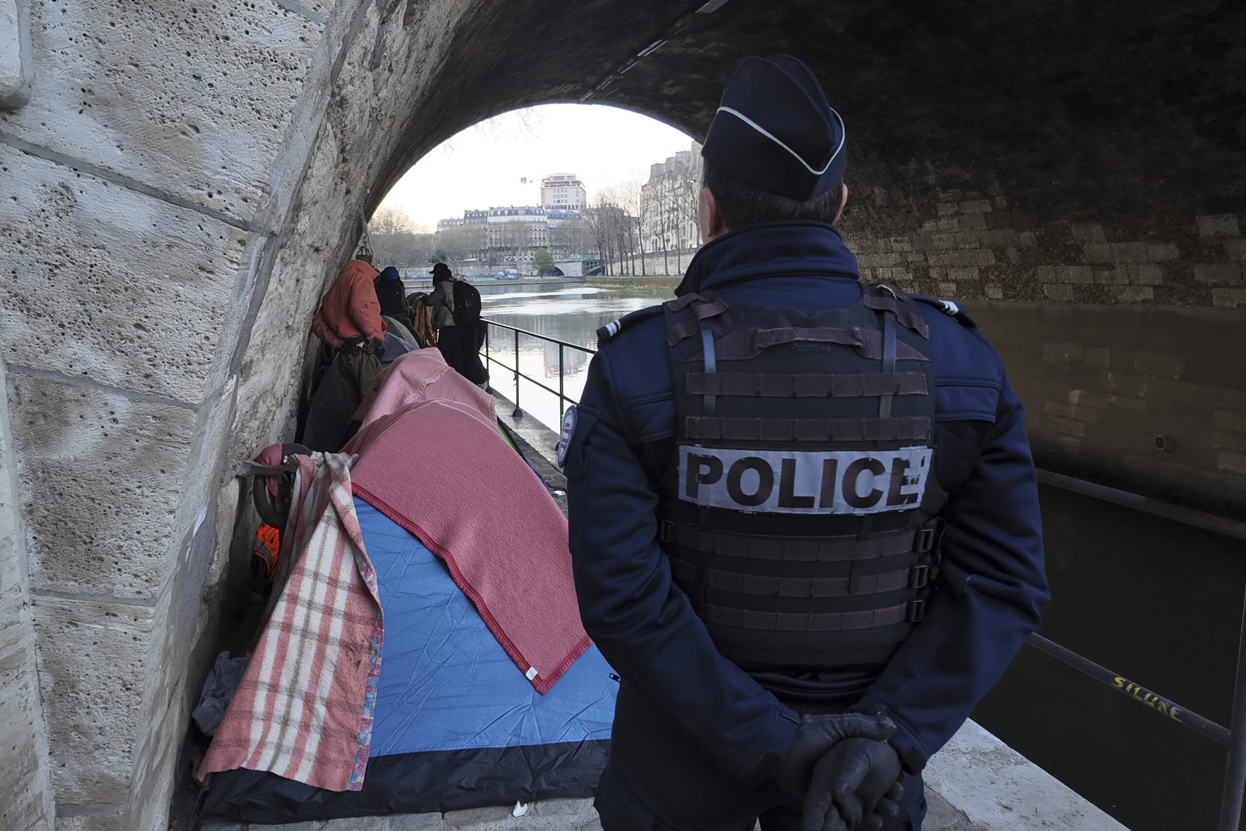 Γαλλία: Σε δίκη αστυνομικός για τη δολοφονία ενός εφήβου