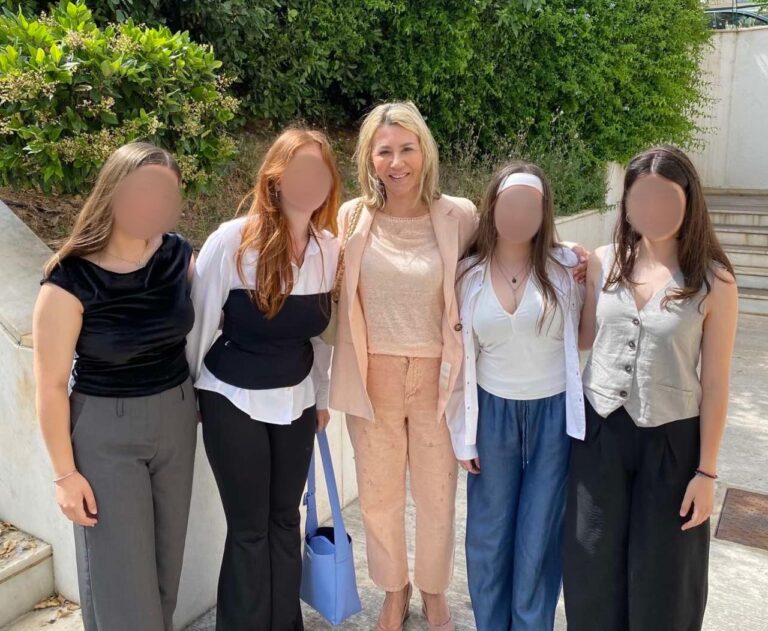Η Ζ. Μακρή βράβευσε μαθητές σχολείων που διακρίθηκαν σε πανελλήνιο διαγωνισμό