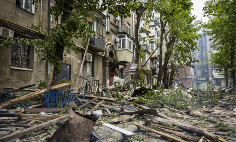 Ουκρανία: Τουλάχιστον 3 νεκροί και 14 τραυματίες σε ρωσικό βομβαρδισμό στην περιφέρεια Ντνιπροπετρόφσκ