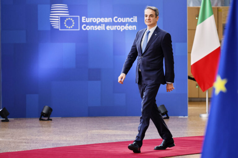 Στις Βρυξέλλες για το Ευρωπαϊκό Συμβούλιο ο Κ. Μητσοτάκης – Θα θέσει το μεταναστευτικό και το παράνομο τουρκολιβυκό μνημόνιο